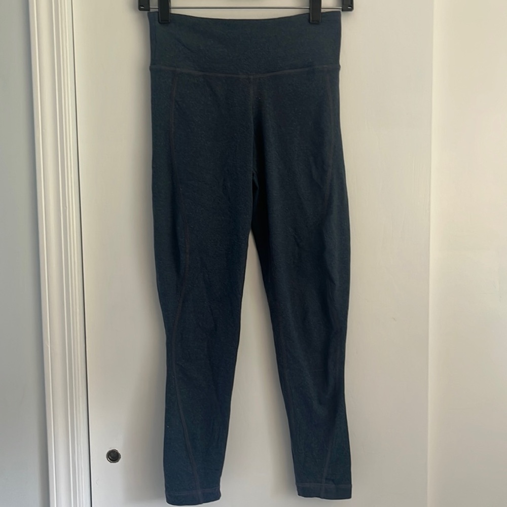 Worn Vineyard Vines Performance Leggings